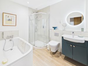 En-suite Bathroom- click for photo gallery